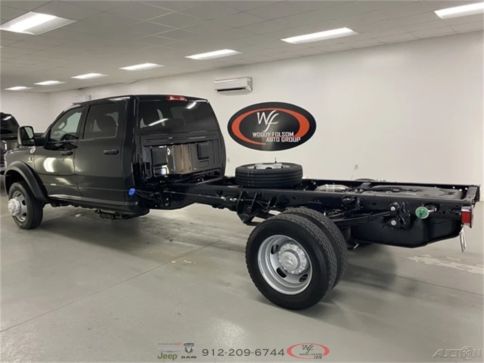 2025 Ram 4500 & 5500 - Image 8 of 12