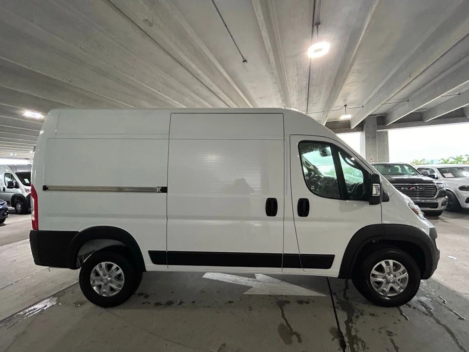 2025 Ram ProMaster - Image 3 of 21