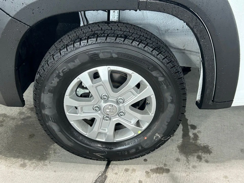 2025 Ram ProMaster - Image 16 of 21
