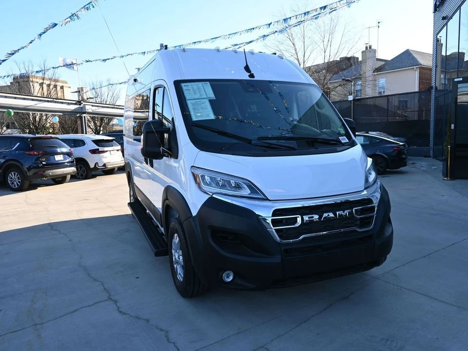 2025 Ram ProMaster - Image 14 of 21