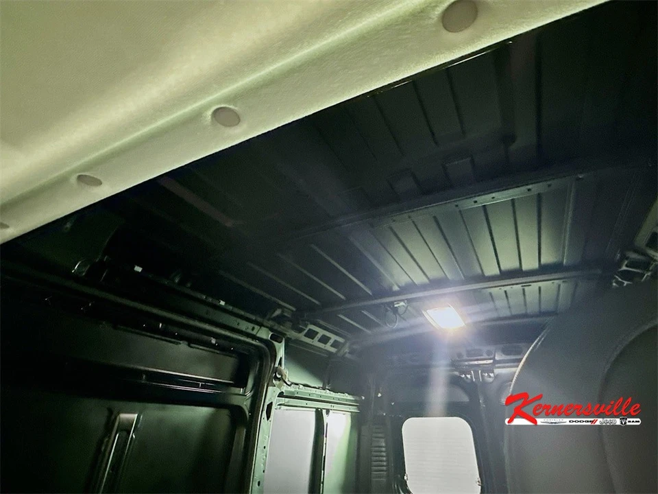 2025 Ram ProMaster - Image 14 of 21