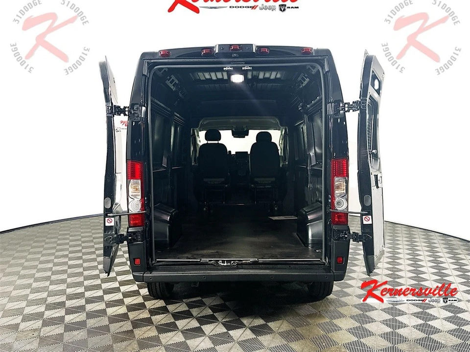2025 Ram ProMaster - Image 17 of 21