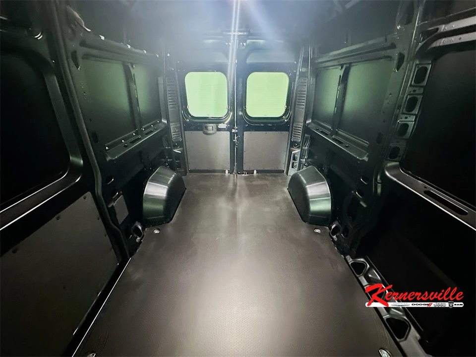 2025 Ram ProMaster - Image 10 of 12