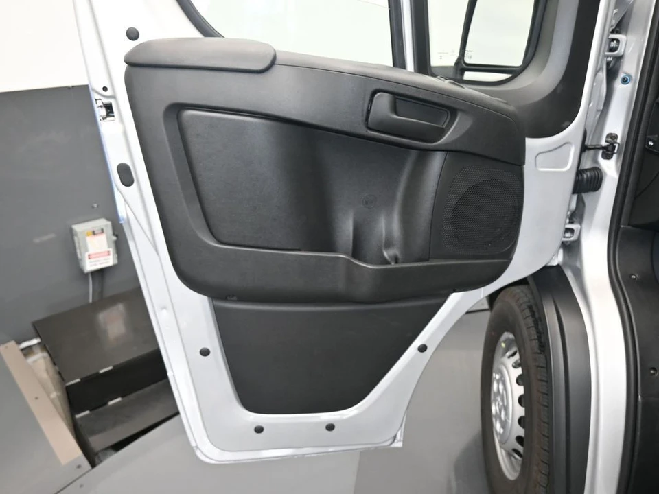 2025 Ram ProMaster - Image 11 of 21