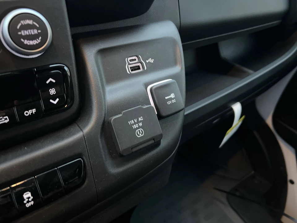 2025 Ram ProMaster - Image 17 of 21
