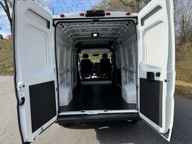 2025 Ram ProMaster - Image 11 of 21