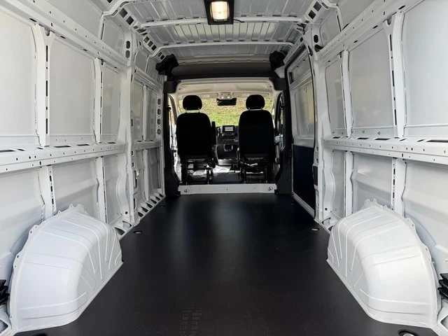 2025 Ram ProMaster - Image 12 of 21