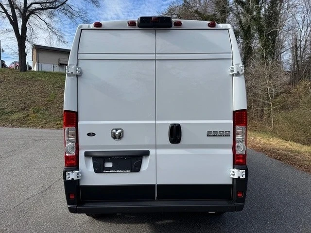 2025 Ram ProMaster - Image 10 of 21