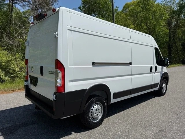 2025 Ram ProMaster - Image 11 of 21