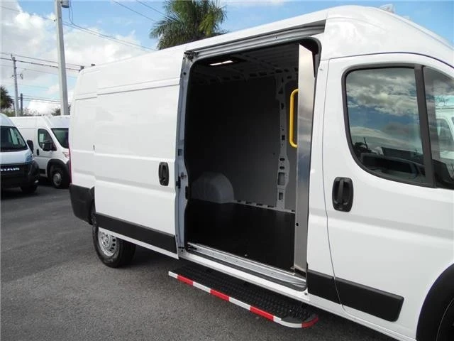 2025 Ram ProMaster - Image 12 of 21