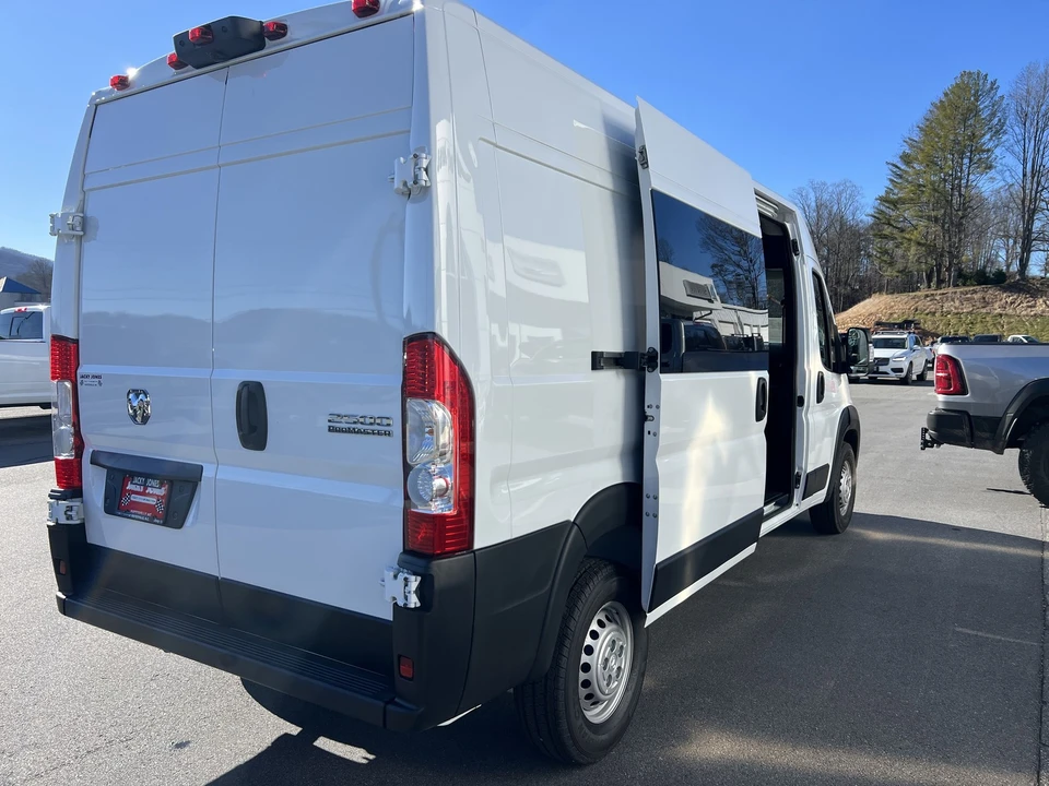 2025 Ram ProMaster - Image 3 of 12
