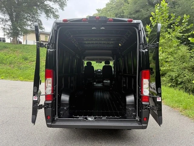 2025 Ram ProMaster - Image 14 of 21