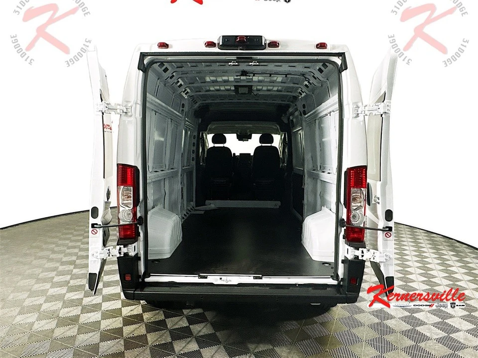 2025 Ram ProMaster - Image 17 of 21