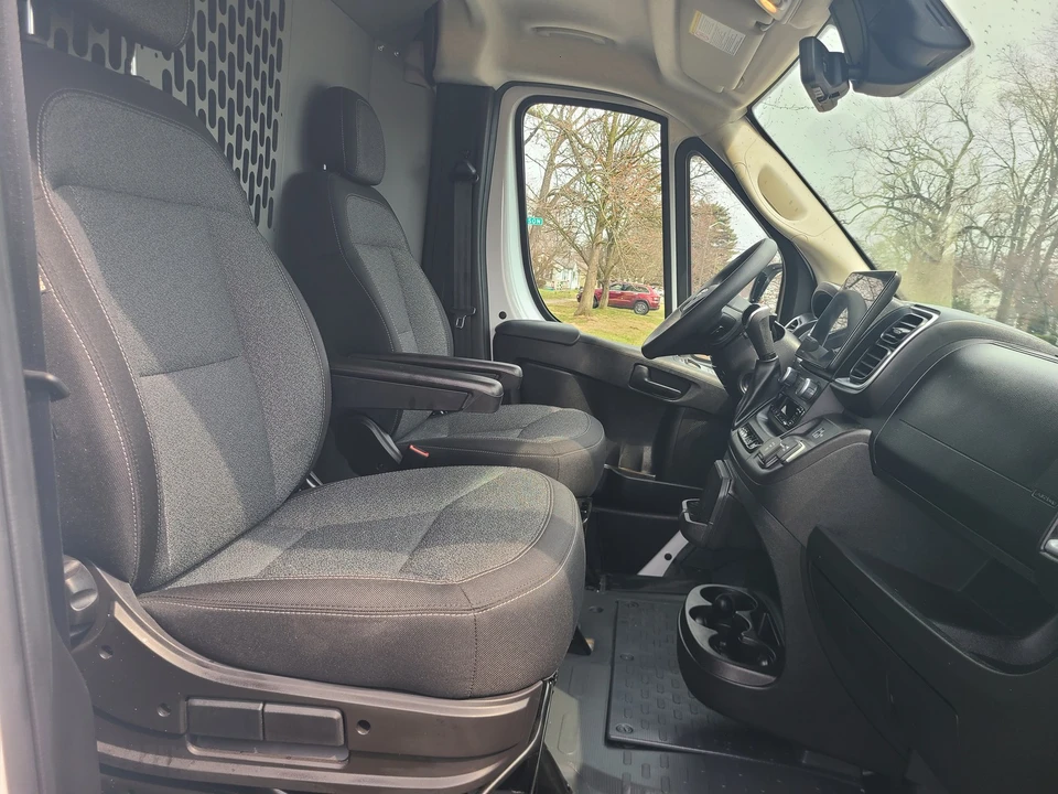 2025 Ram ProMaster - Image 11 of 21
