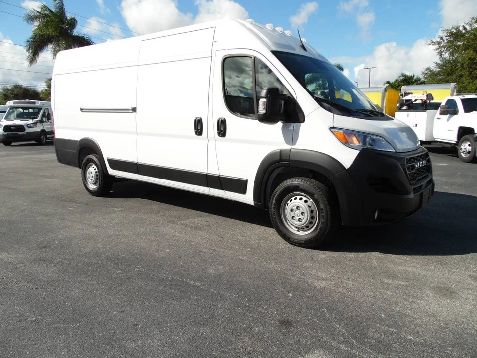 2025 Ram ProMaster - Image 3 of 21