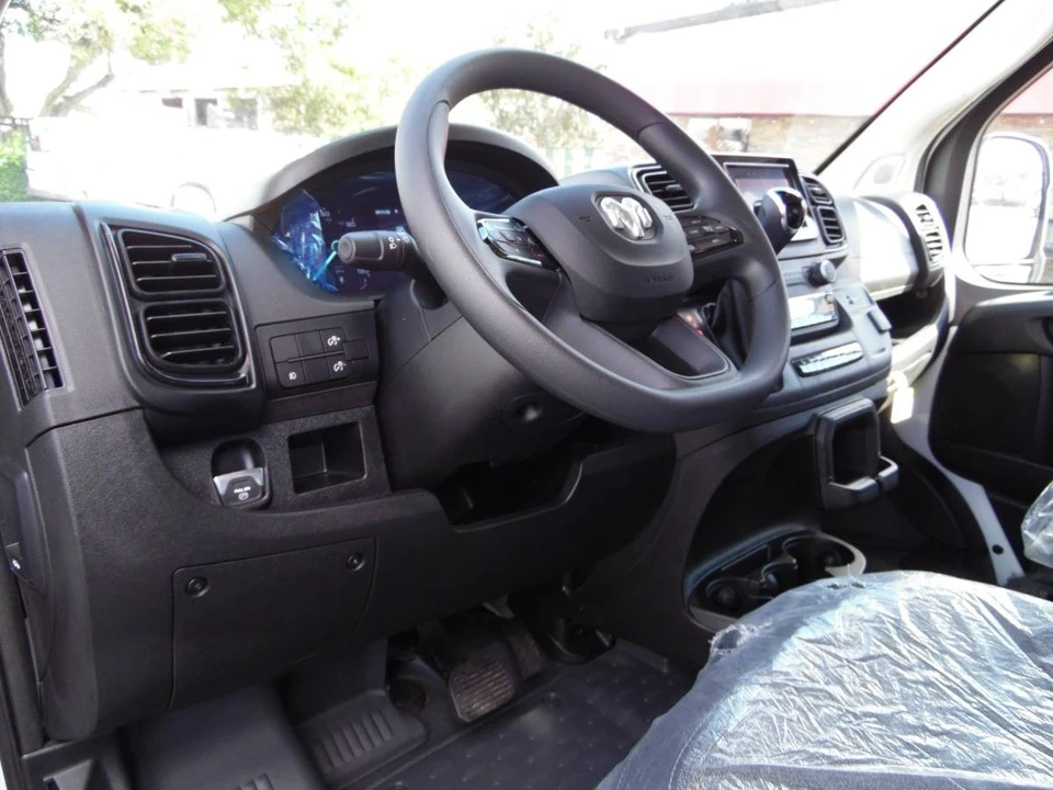 2025 Ram ProMaster - Image 14 of 21