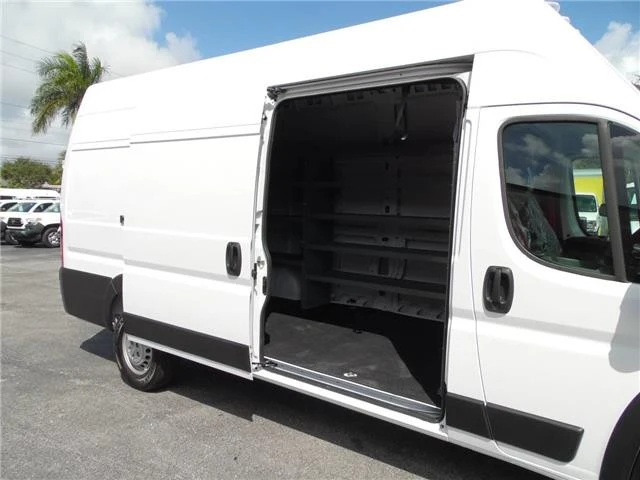 2025 Ram ProMaster - Image 14 of 21