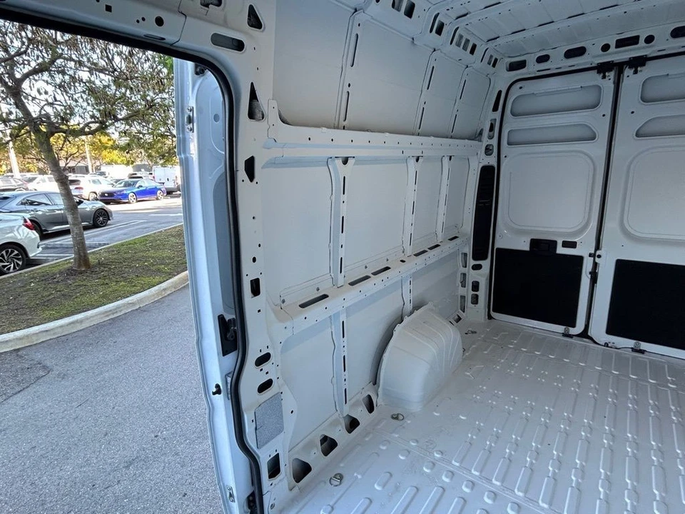 2025 Ram ProMaster - Image 12 of 21