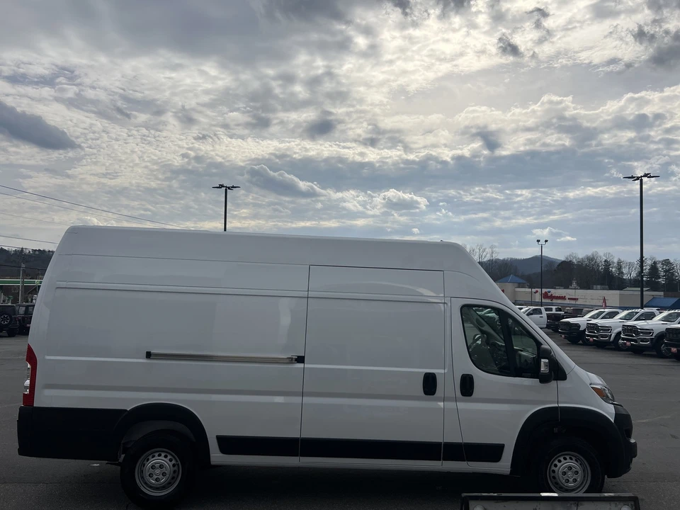 2025 Ram ProMaster - Image 4 of 12