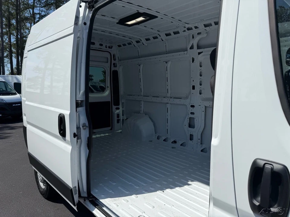 2025 Ram ProMaster - Image 5 of 9
