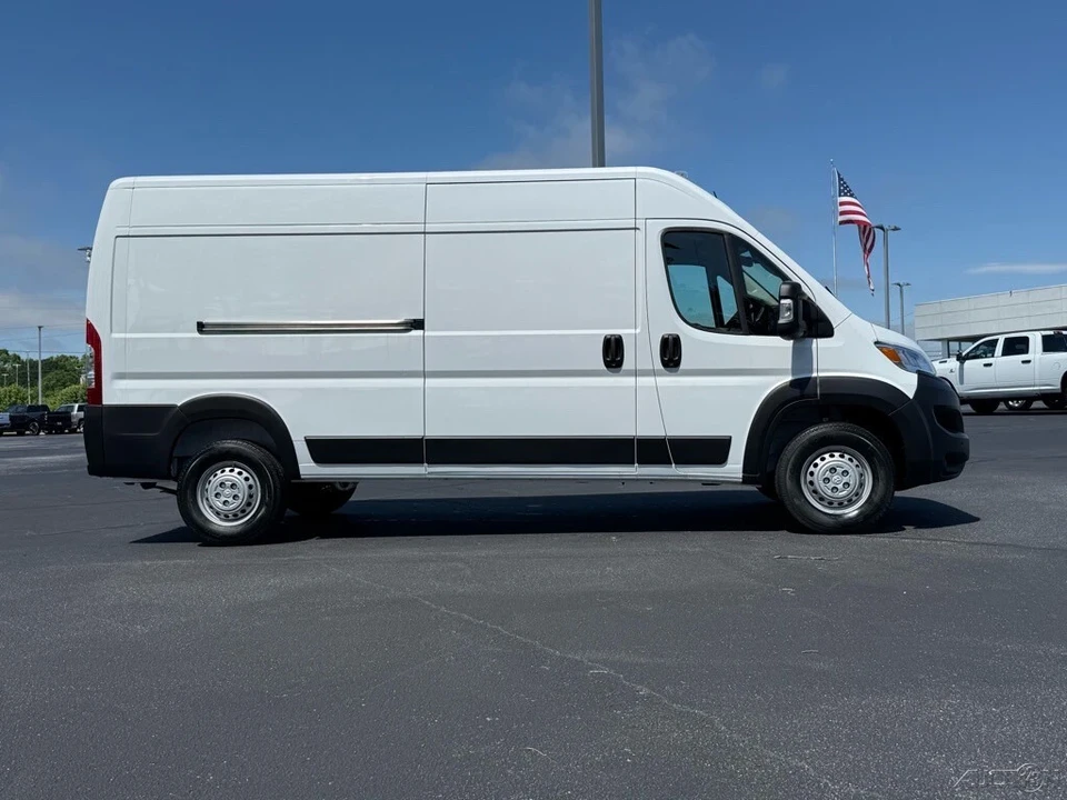 2025 Ram ProMaster - Image 2 of 9