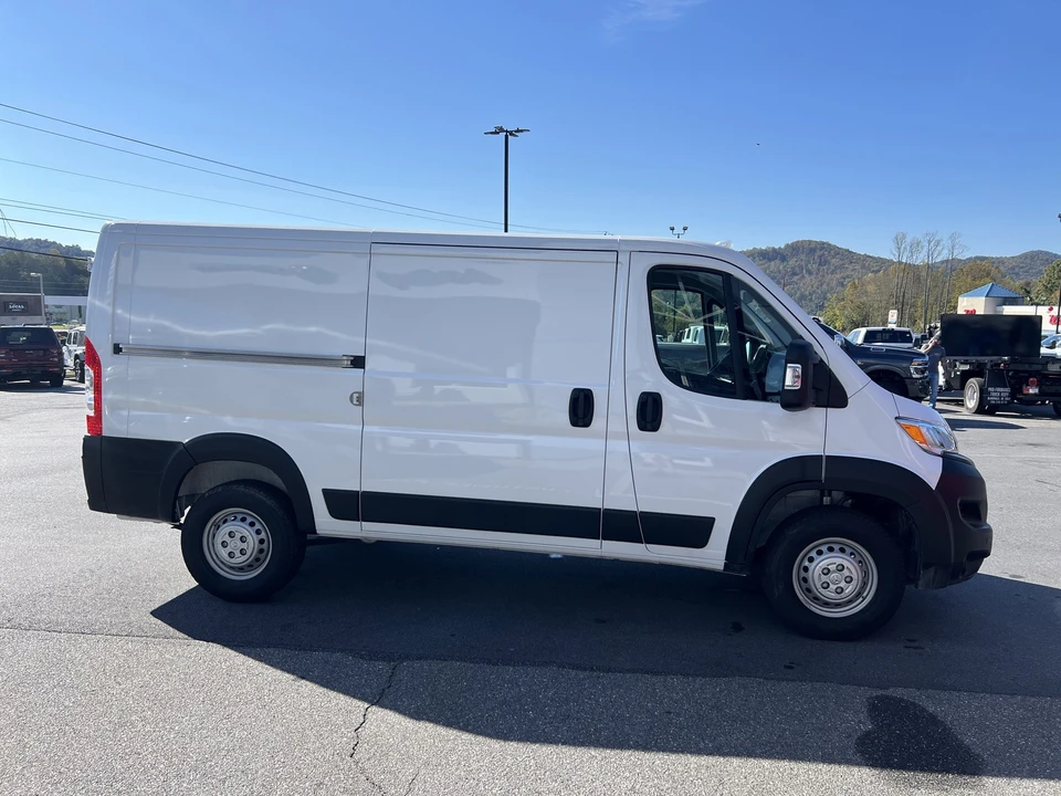 2025 Ram ProMaster - Image 3 of 12