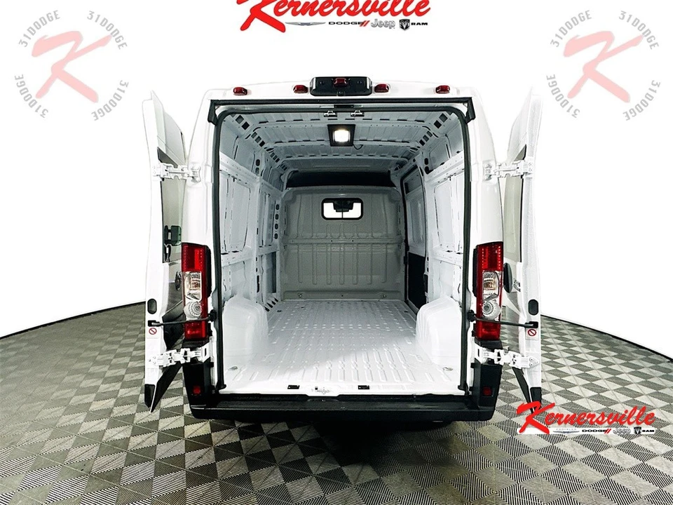 2025 Ram ProMaster - Image 16 of 21