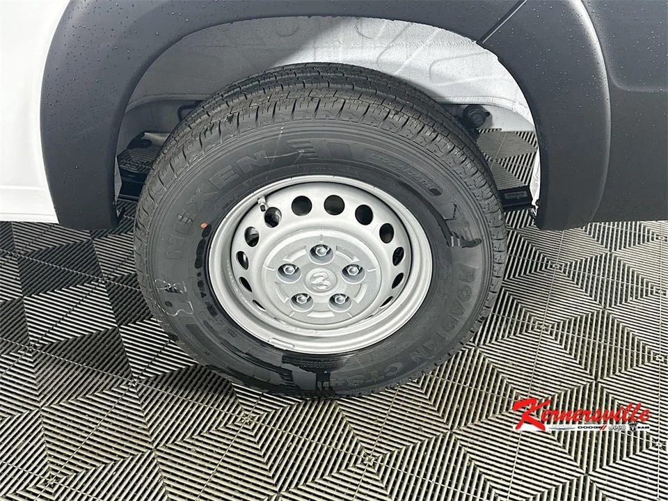 2025 Ram ProMaster - Image 17 of 21
