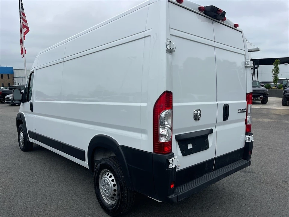 2025 Ram ProMaster - Image 3 of 12