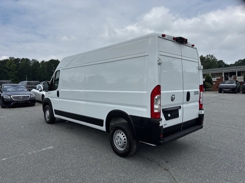 2025 Ram ProMaster - Image 3 of 12