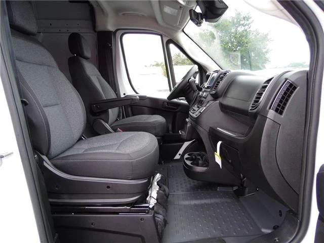 2025 Ram ProMaster - Image 18 of 19