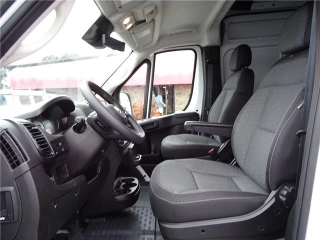 2025 Ram ProMaster - Image 13 of 19