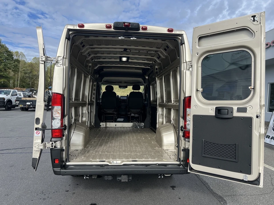 2025 Ram ProMaster - Image 7 of 12