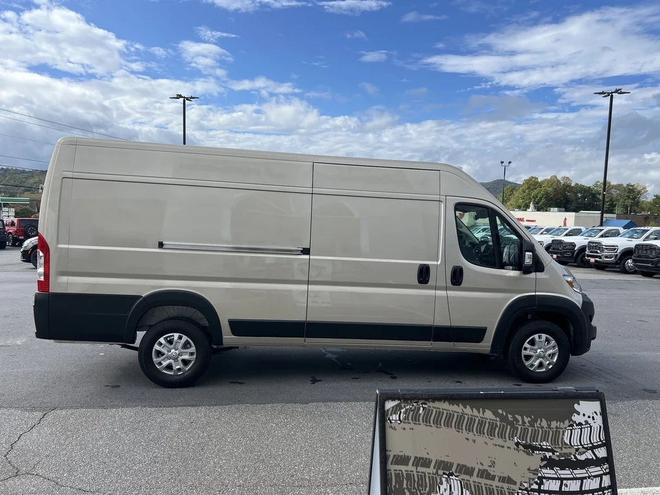 2025 Ram ProMaster - Image 4 of 12