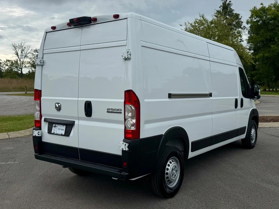 2025 Ram ProMaster - Image 3 of 12
