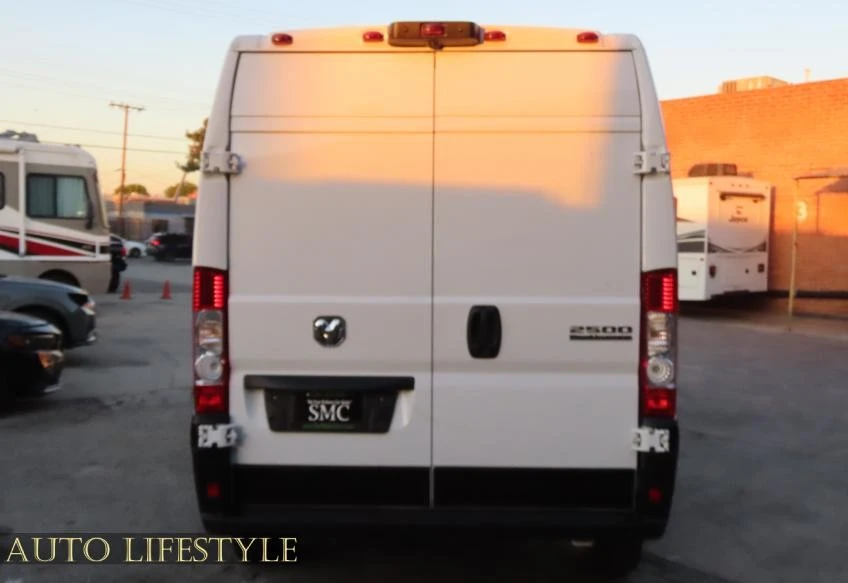 2025 Ram ProMaster - Image 11 of 21