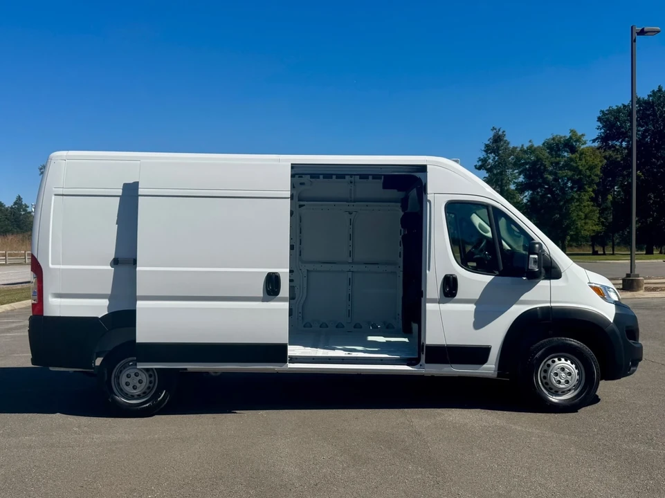 2025 Ram ProMaster - Image 9 of 12