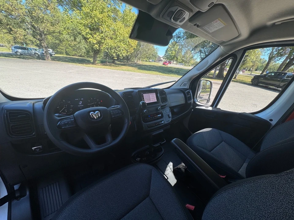 2025 Ram ProMaster - Image 14 of 21