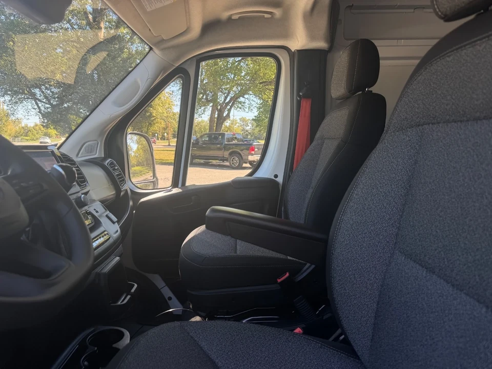 2025 Ram ProMaster - Image 16 of 21