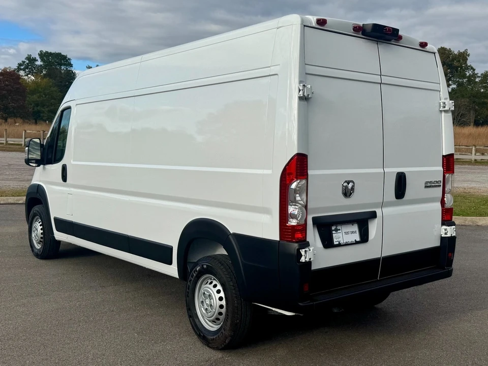 2025 Ram ProMaster - Image 4 of 12