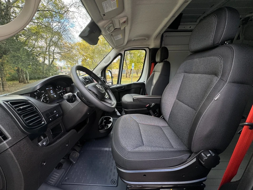 2025 Ram ProMaster - Image 11 of 21