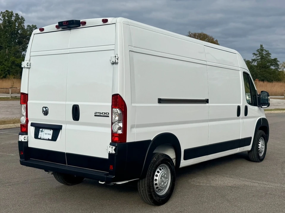 2025 Ram ProMaster - Image 3 of 12