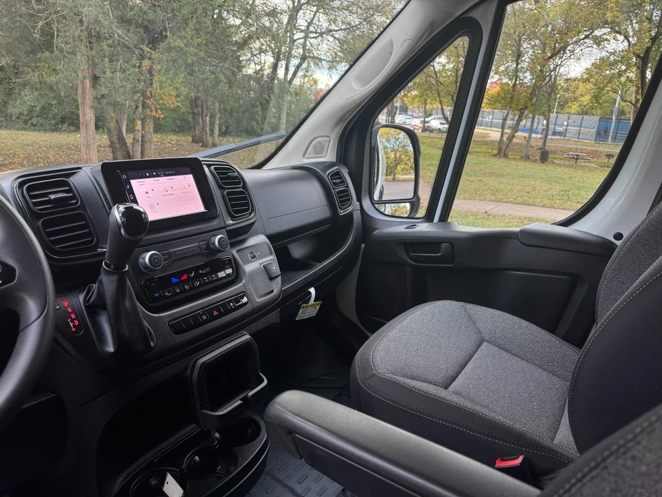 2025 Ram ProMaster - Image 16 of 21