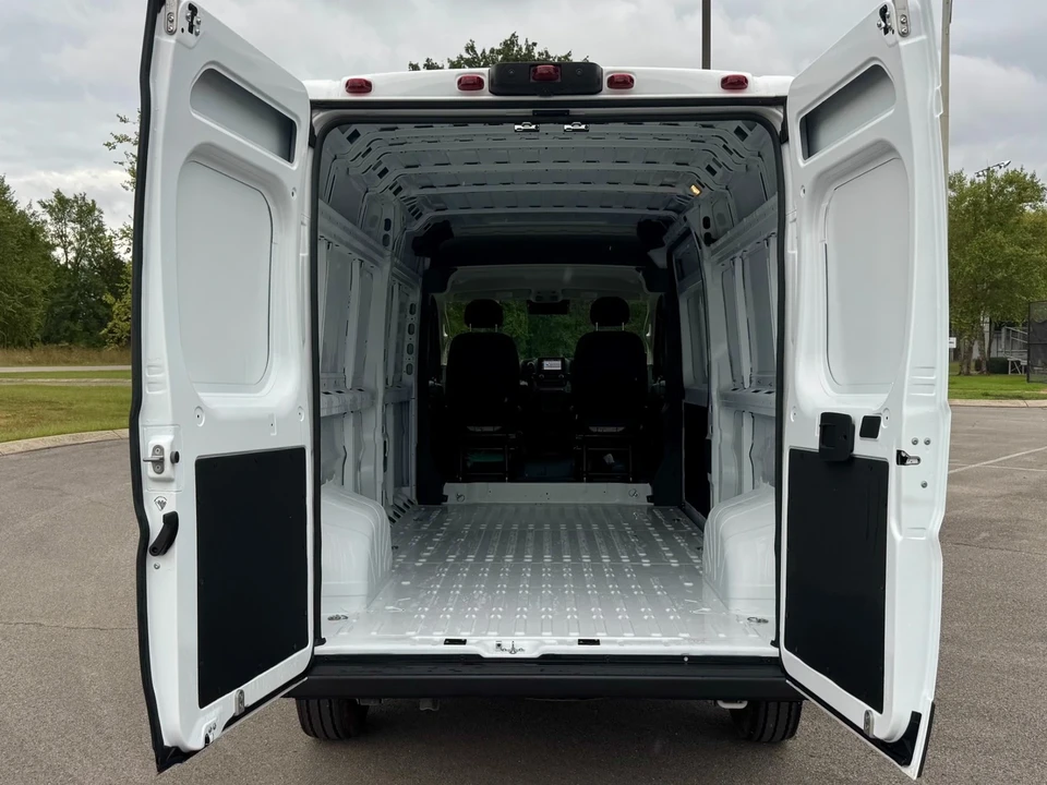 2025 Ram ProMaster - Image 10 of 21