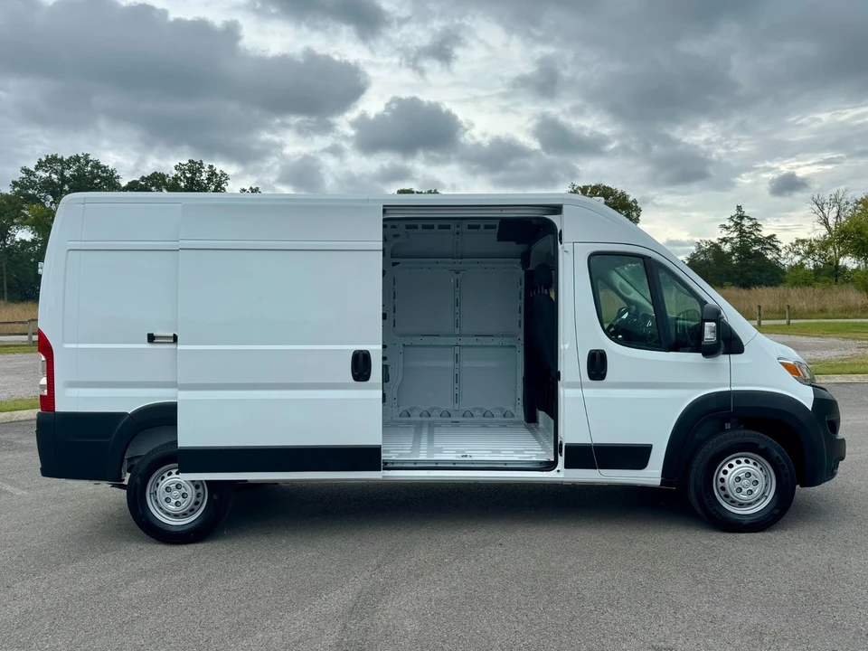 2025 Ram ProMaster - Image 9 of 21