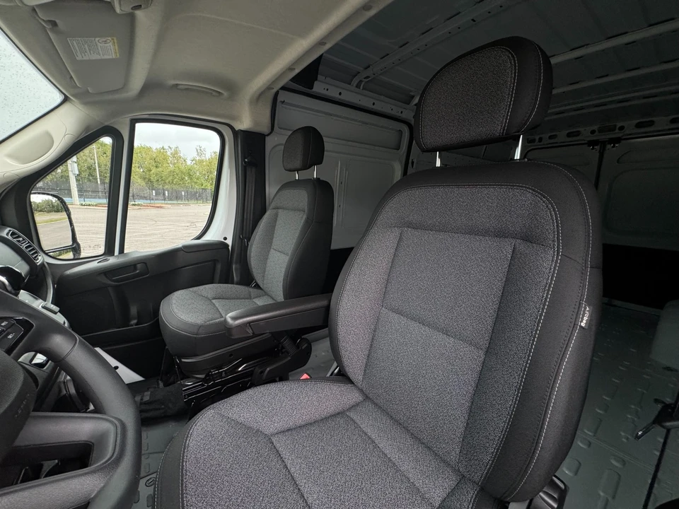2025 Ram ProMaster - Image 13 of 21