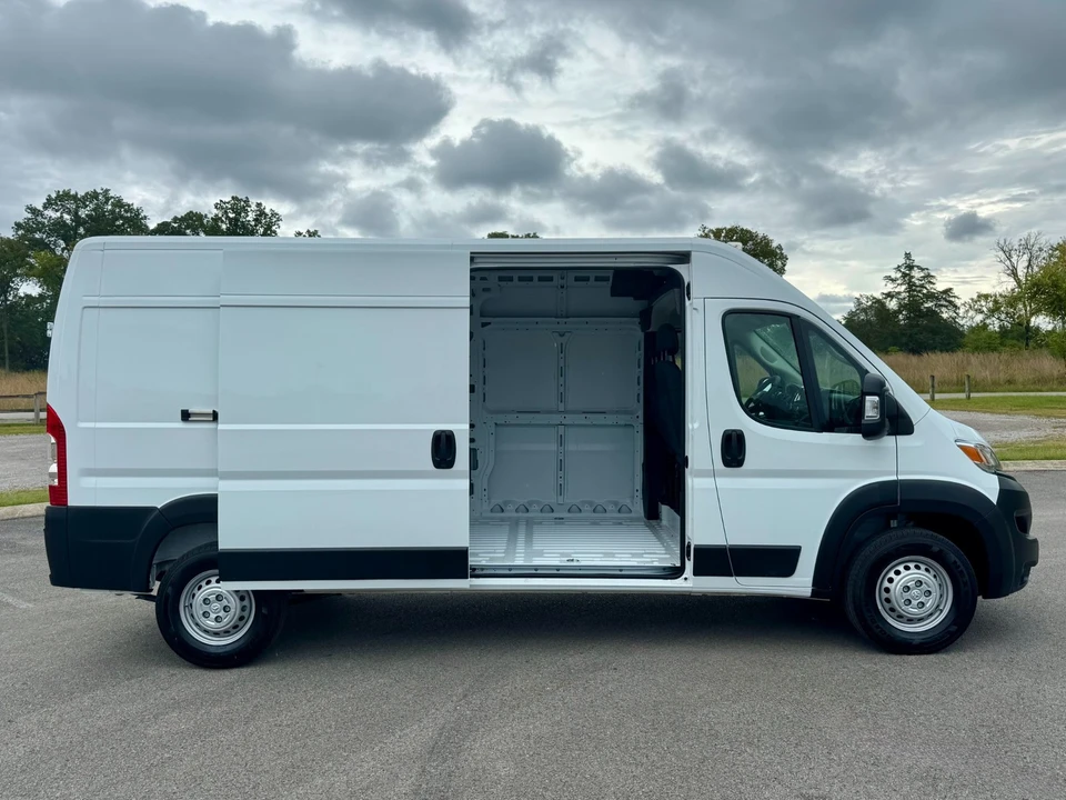 2025 Ram ProMaster - Image 9 of 21