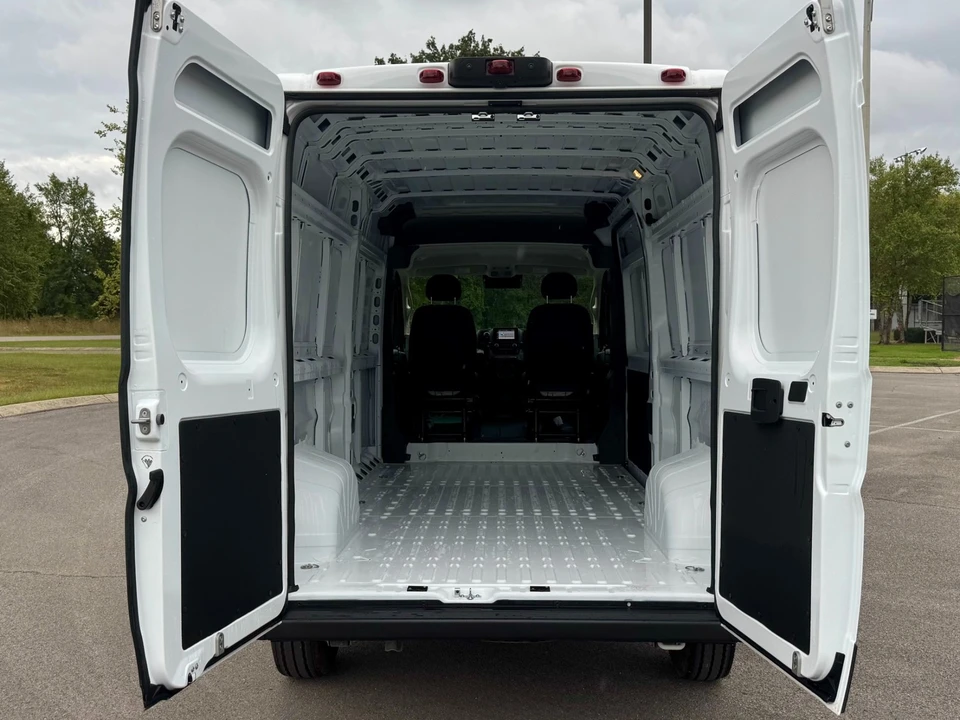 2025 Ram ProMaster - Image 10 of 21