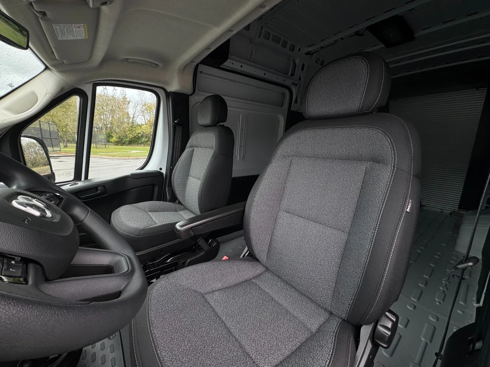 2025 Ram ProMaster - Image 13 of 21