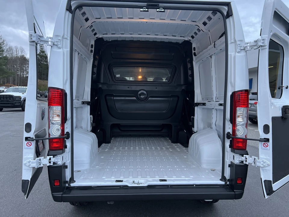 2025 Ram ProMaster - Image 8 of 21